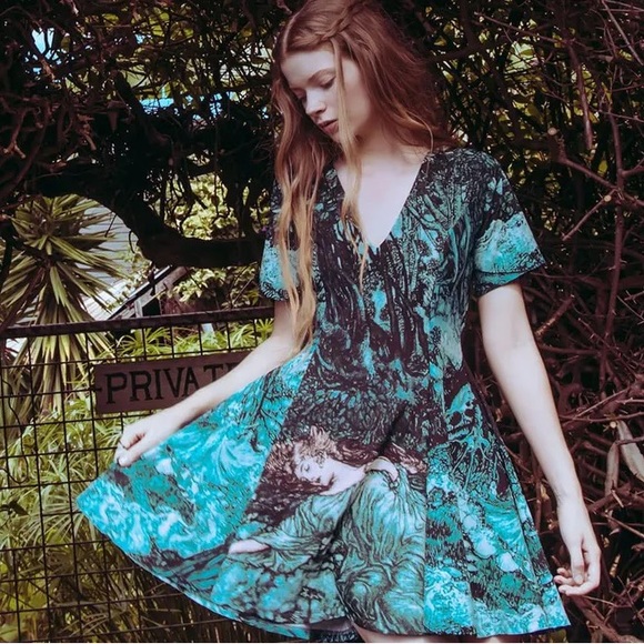 Blackmilk “TITANIA LYING ASLEEP EVIL V DRESS” Size Medium M NWT - Picture 11 of 15